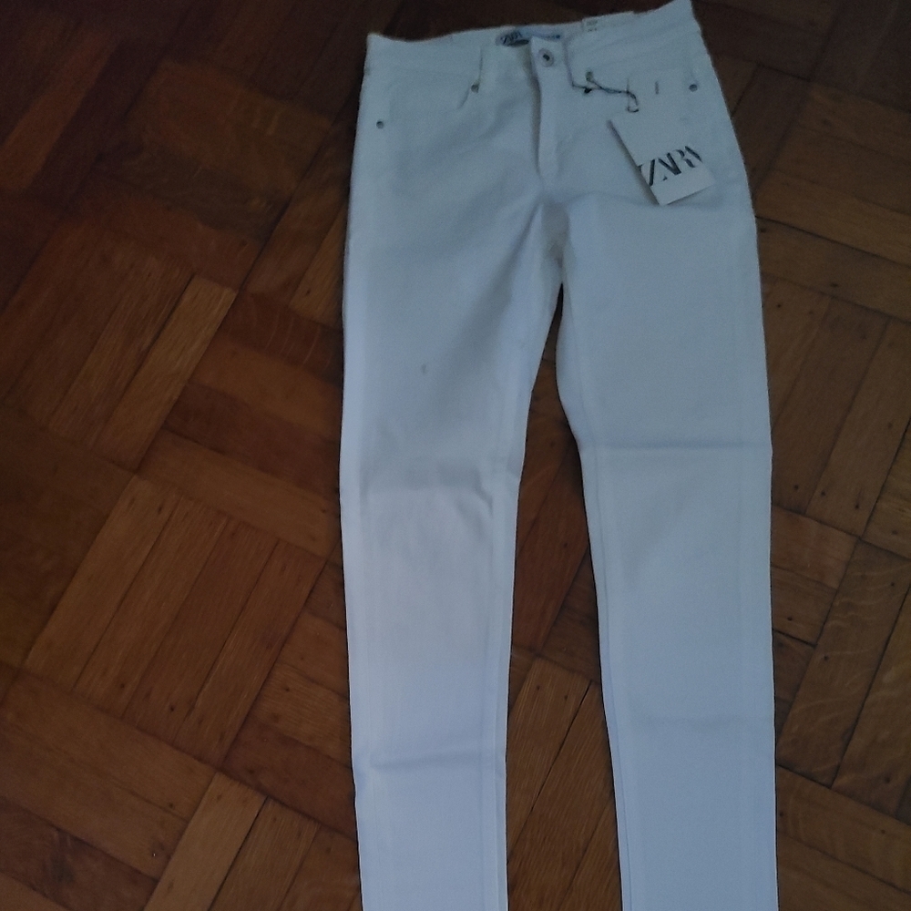 Zara new w tags white skinny jeans hp🔥🔥🔥🔥 - Picture 2 of 7